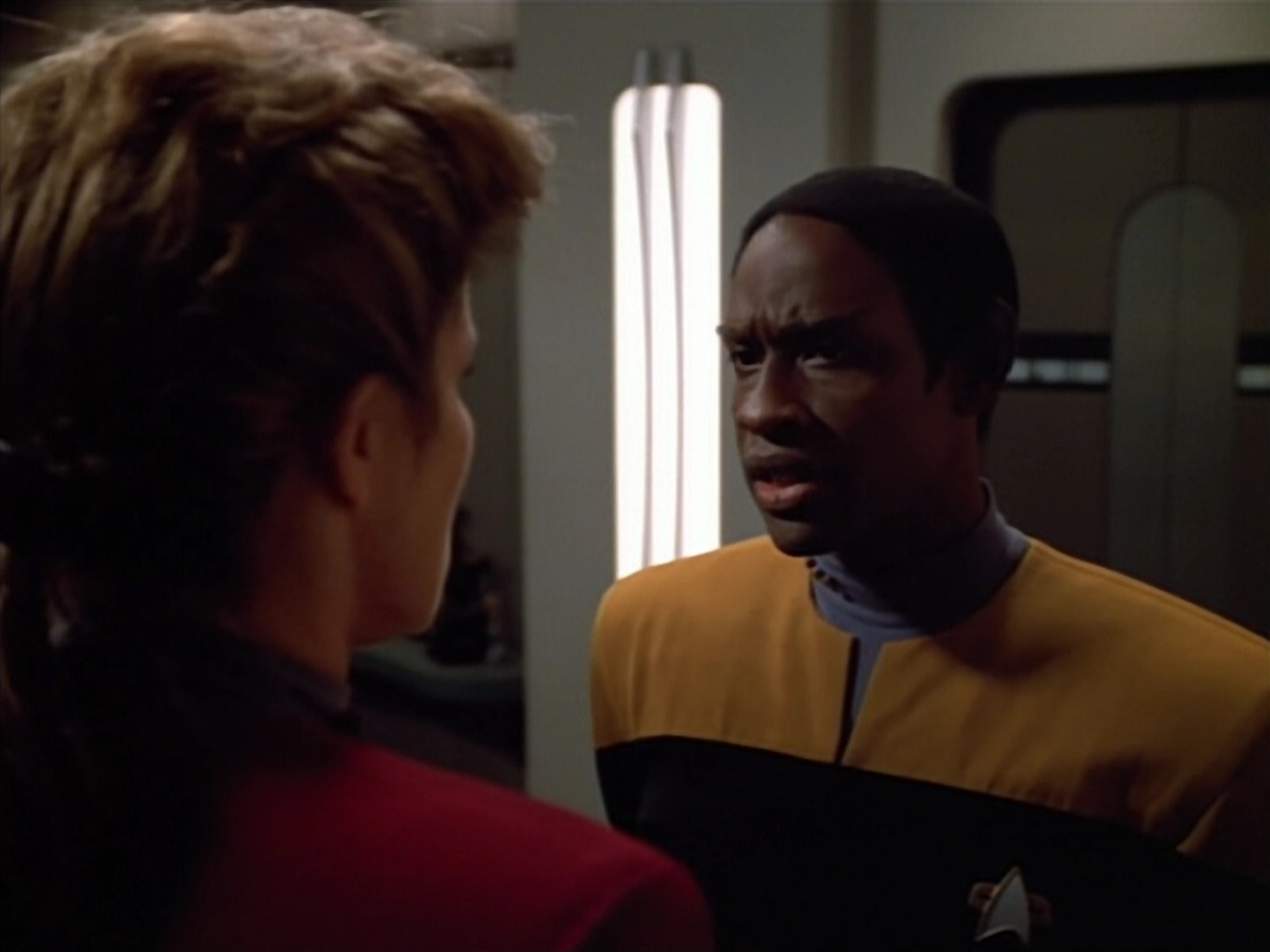 extant_StarTrek_VOY_4x07-ScientificMethod_02662.jpg