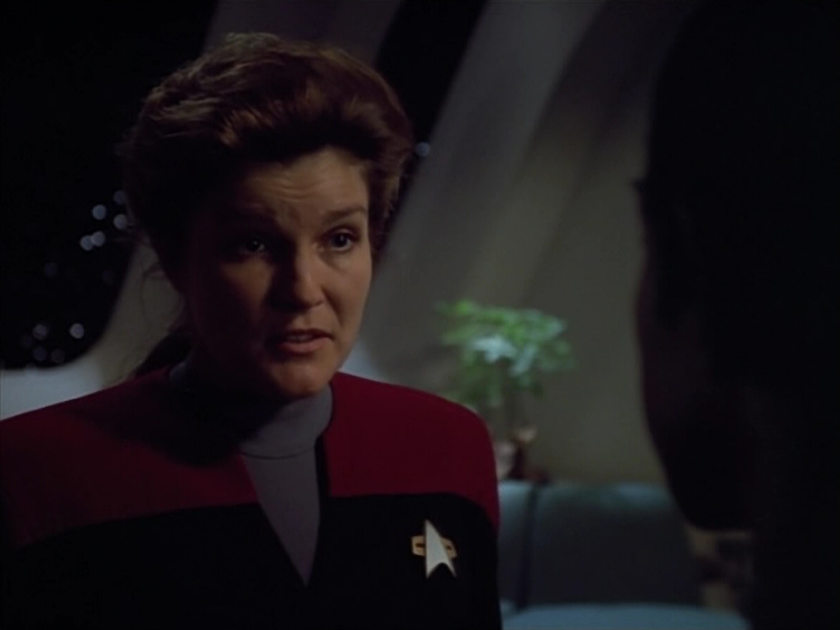 extant_StarTrek_VOY_4x07-ScientificMethod_02669.jpg