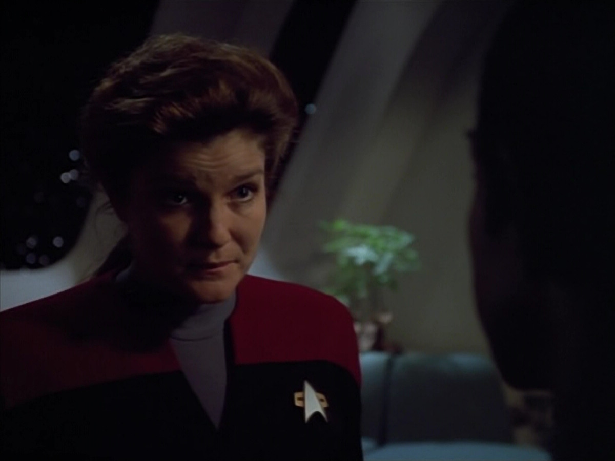 extant_StarTrek_VOY_4x07-ScientificMethod_02671.jpg