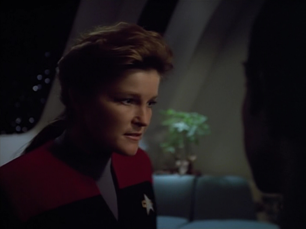 extant_StarTrek_VOY_4x07-ScientificMethod_02674.jpg