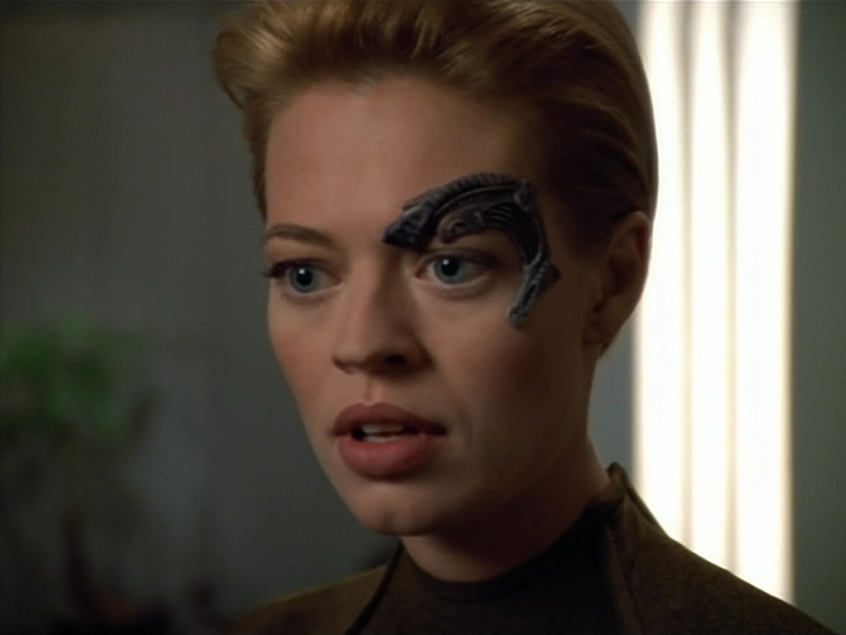 extant_StarTrek_VOY_4x07-ScientificMethod_02691.jpg