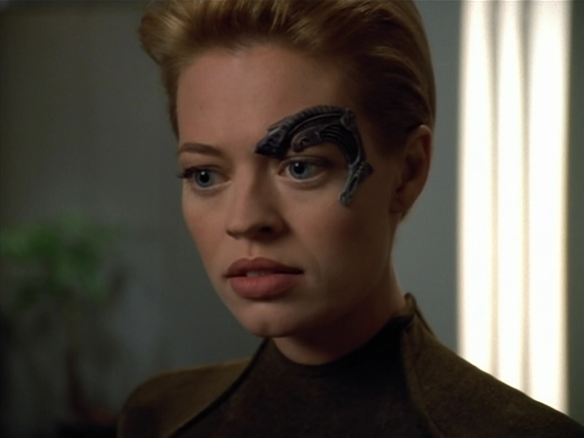 extant_StarTrek_VOY_4x07-ScientificMethod_02718.jpg