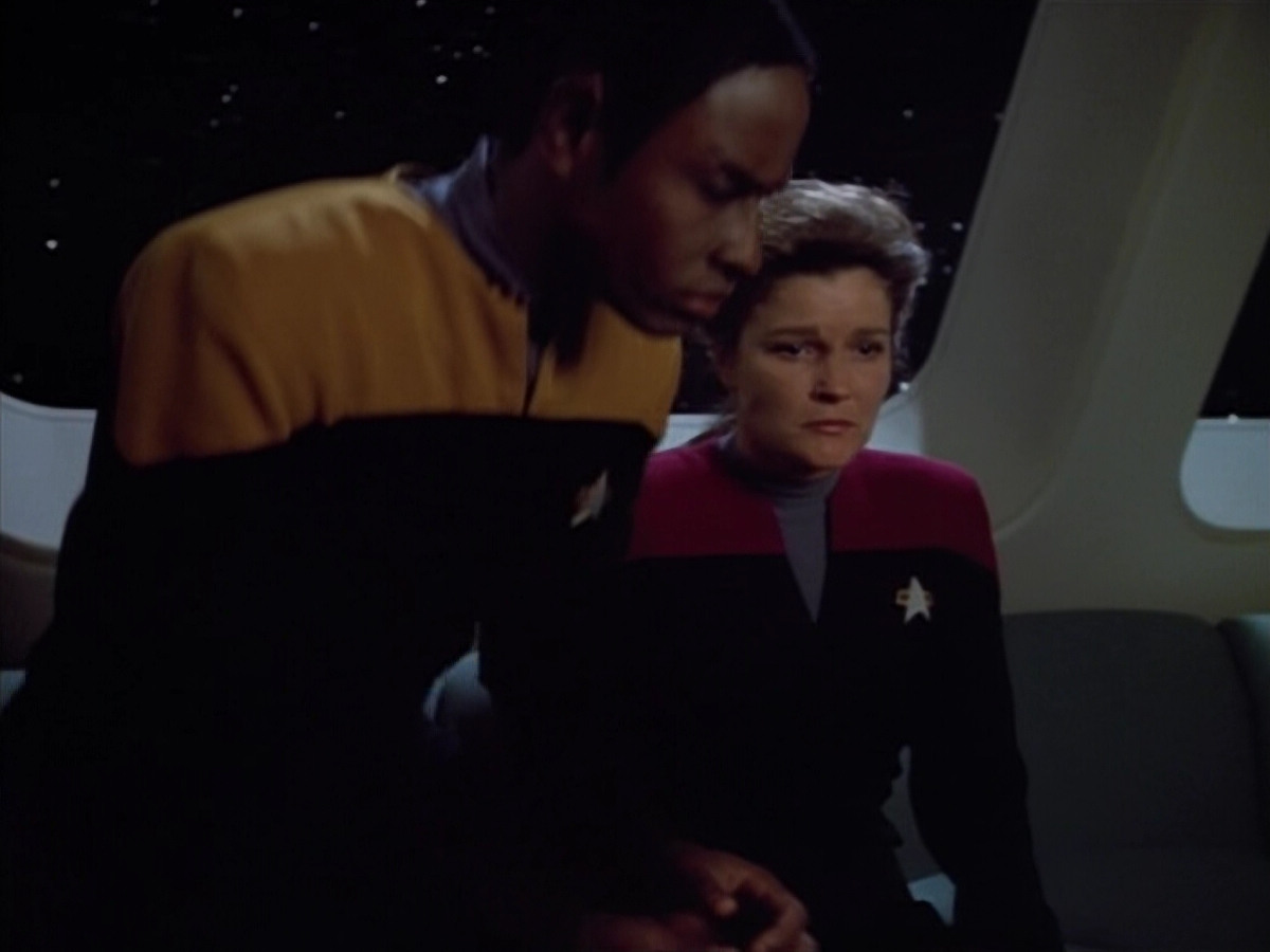 extant_StarTrek_VOY_4x07-ScientificMethod_02752.jpg