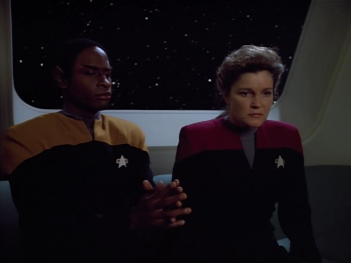 extant_StarTrek_VOY_4x07-ScientificMethod_02754.jpg