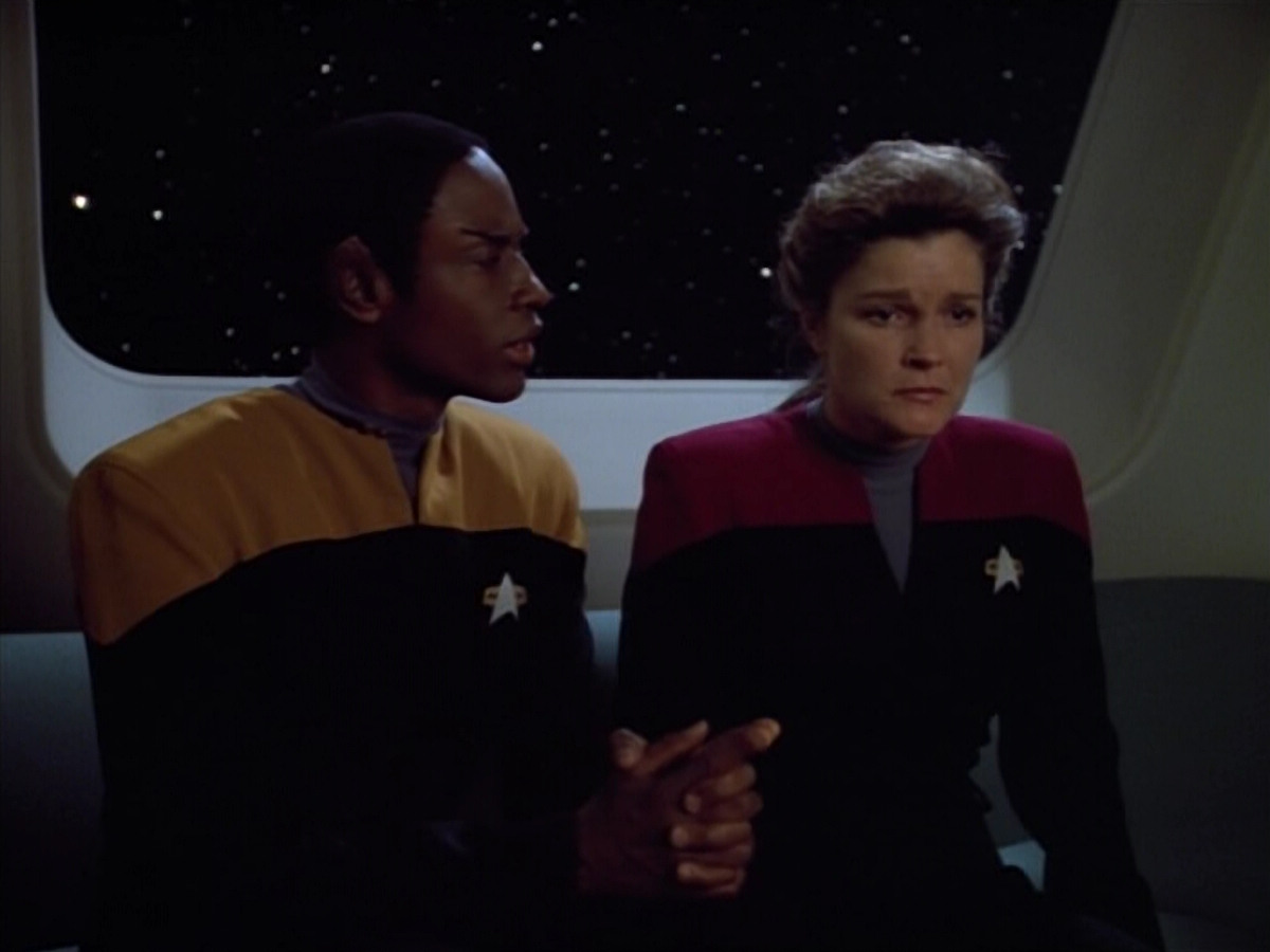 extant_StarTrek_VOY_4x07-ScientificMethod_02759.jpg