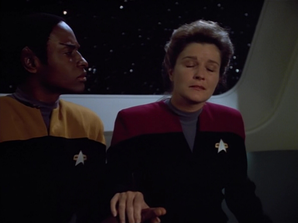 extant_StarTrek_VOY_4x07-ScientificMethod_02772.jpg