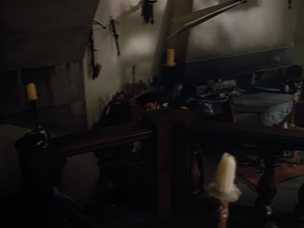 extant_StarTrek_VOY_4x07-ScientificMethod_02798.jpg