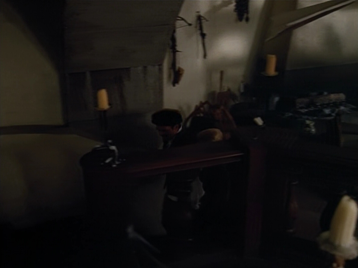 extant_StarTrek_VOY_4x07-ScientificMethod_02799.jpg