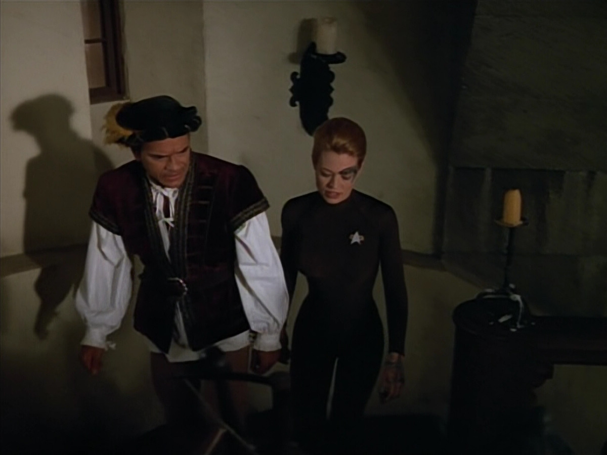 extant_StarTrek_VOY_4x07-ScientificMethod_02804.jpg