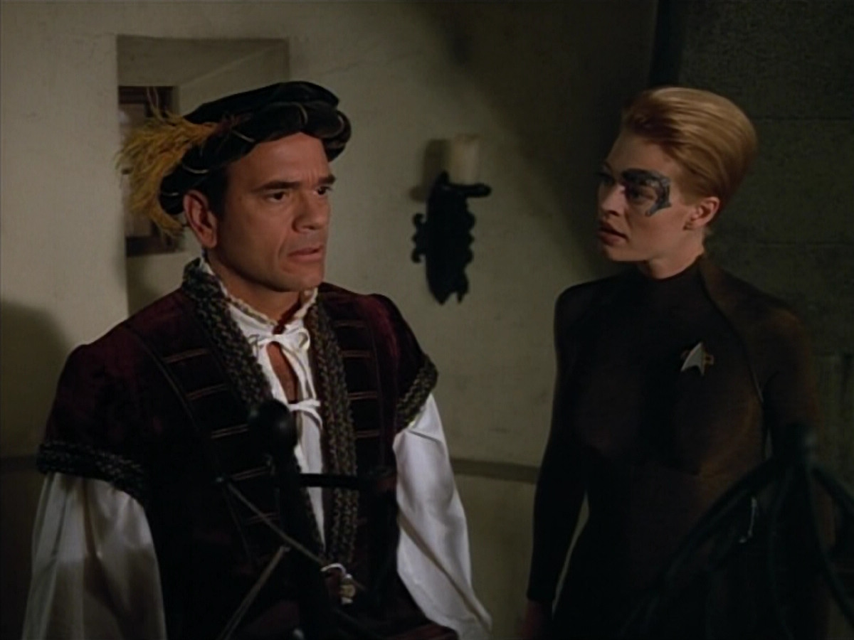 extant_StarTrek_VOY_4x07-ScientificMethod_02809.jpg