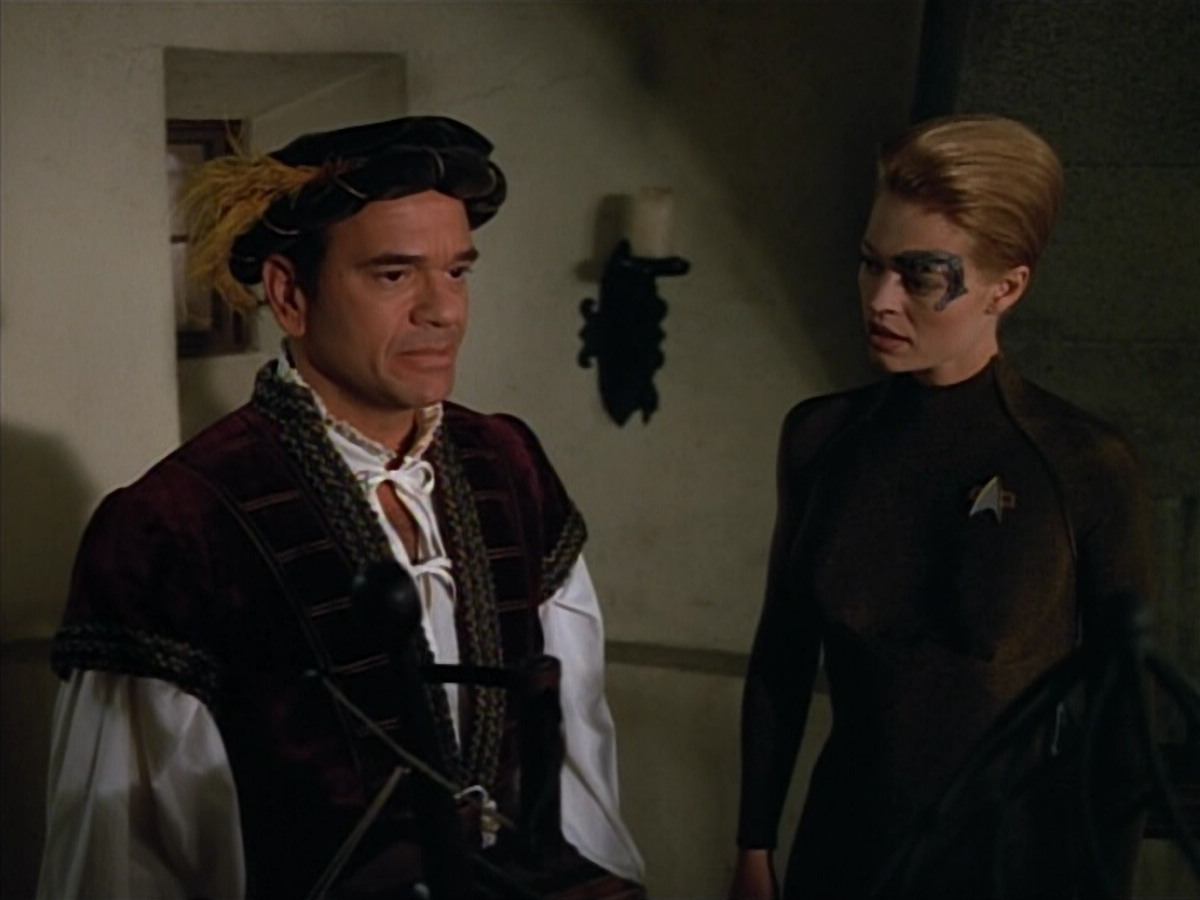 extant_StarTrek_VOY_4x07-ScientificMethod_02815.jpg