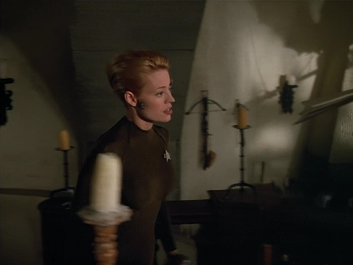 extant_StarTrek_VOY_4x07-ScientificMethod_02834.jpg