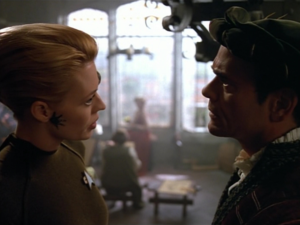 extant_StarTrek_VOY_4x07-ScientificMethod_02847.jpg
