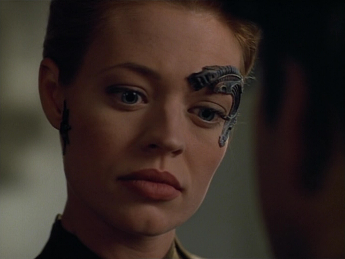 extant_StarTrek_VOY_4x07-ScientificMethod_02893.jpg