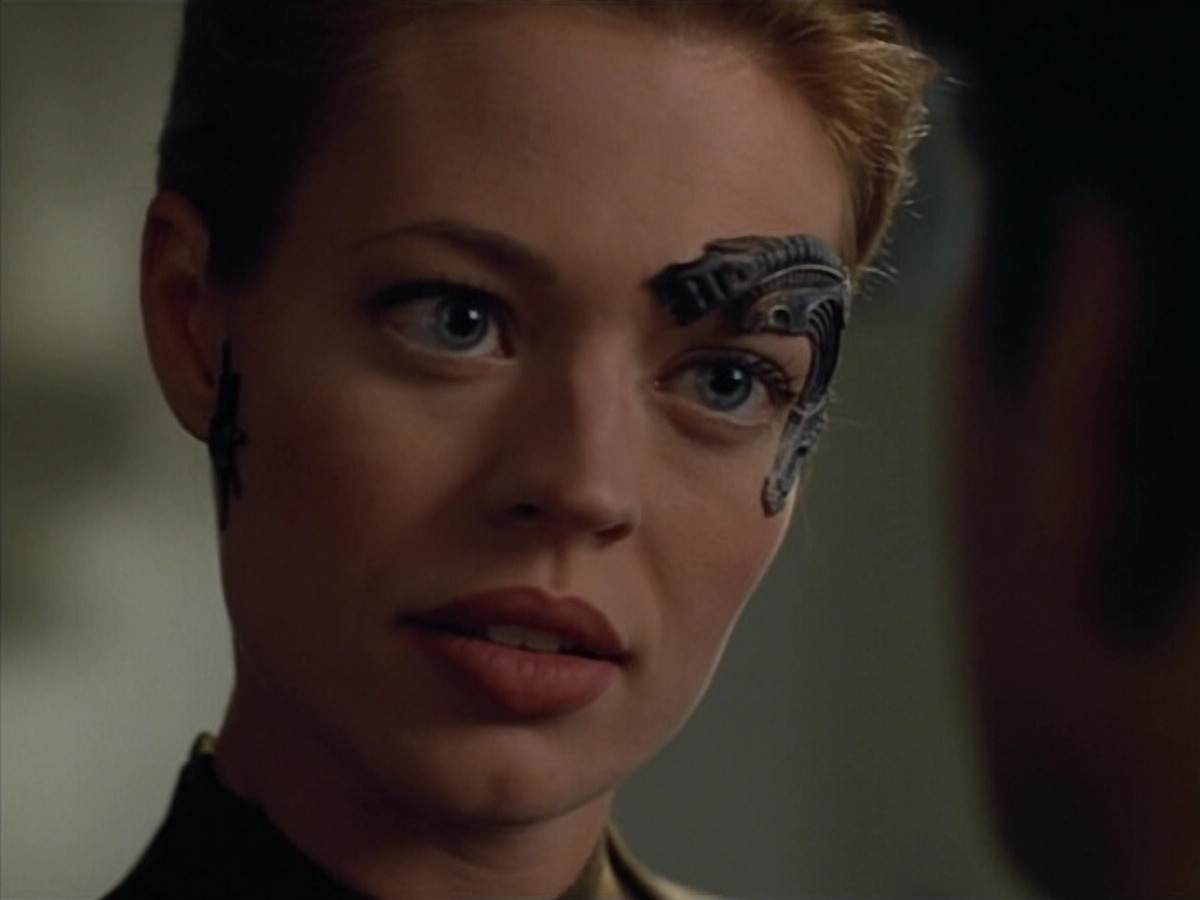 extant_StarTrek_VOY_4x07-ScientificMethod_02905.jpg