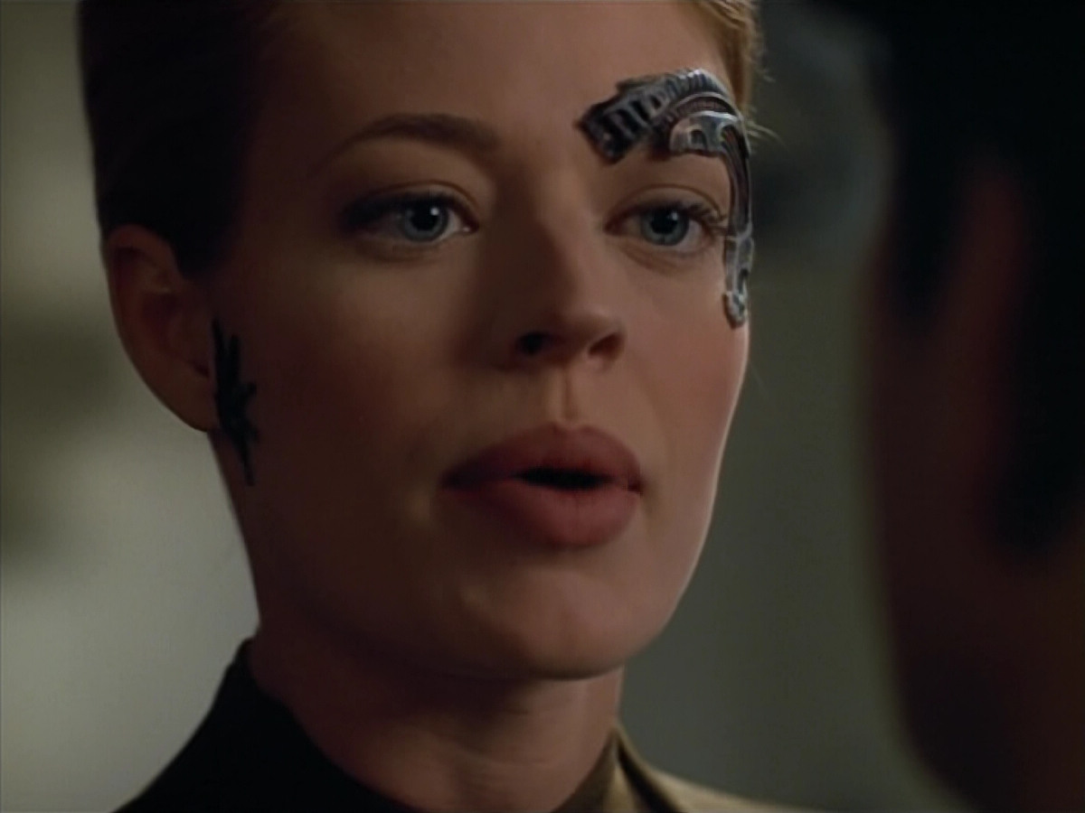 extant_StarTrek_VOY_4x07-ScientificMethod_02908.jpg