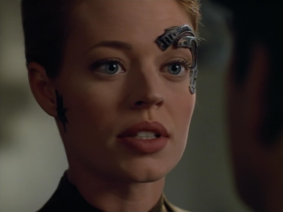 extant_StarTrek_VOY_4x07-ScientificMethod_02910.jpg