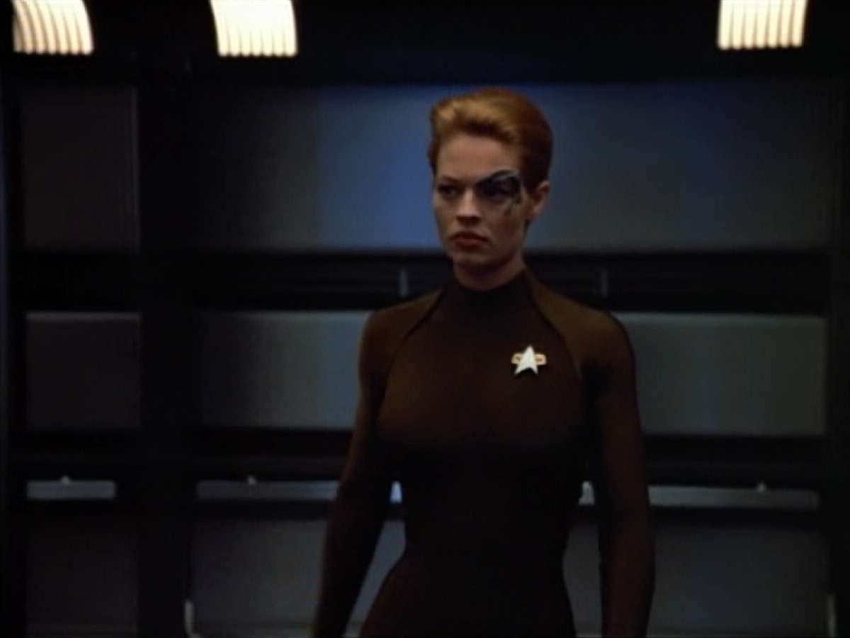 extant_StarTrek_VOY_4x07-ScientificMethod_02923.jpg