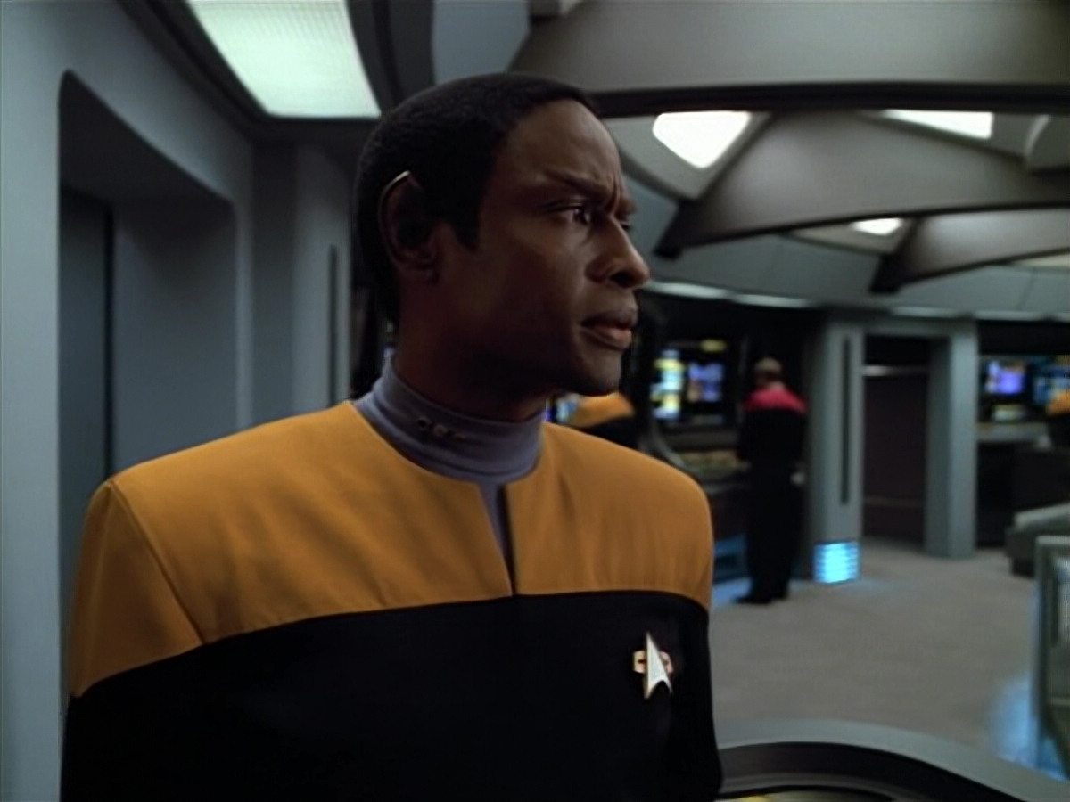 extant_StarTrek_VOY_4x07-ScientificMethod_02974.jpg