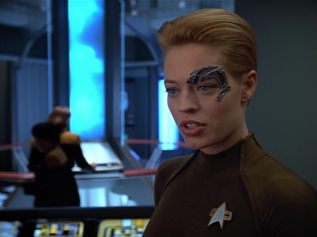 extant_StarTrek_VOY_4x07-ScientificMethod_02981.jpg