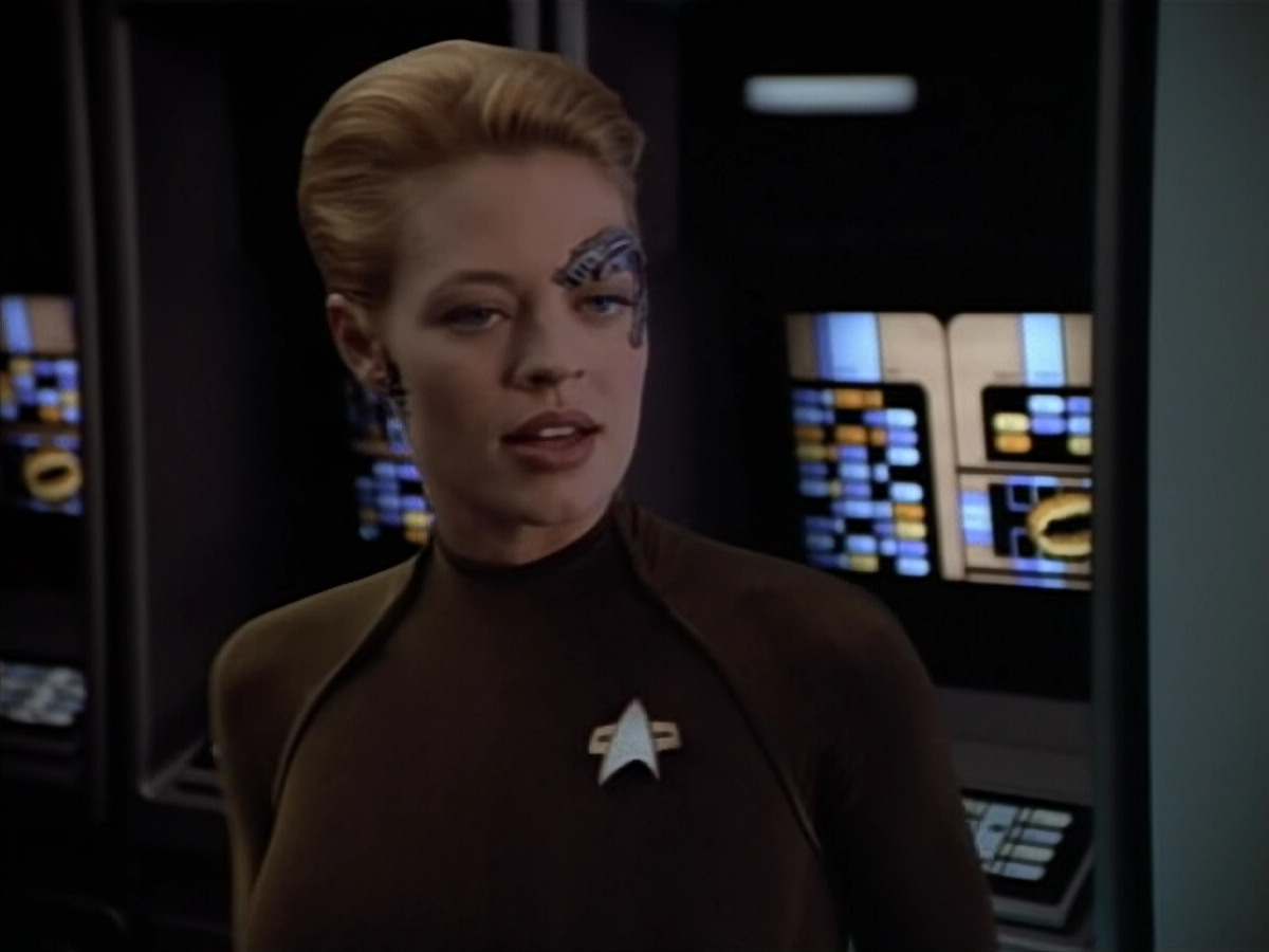 extant_StarTrek_VOY_4x07-ScientificMethod_03034.jpg