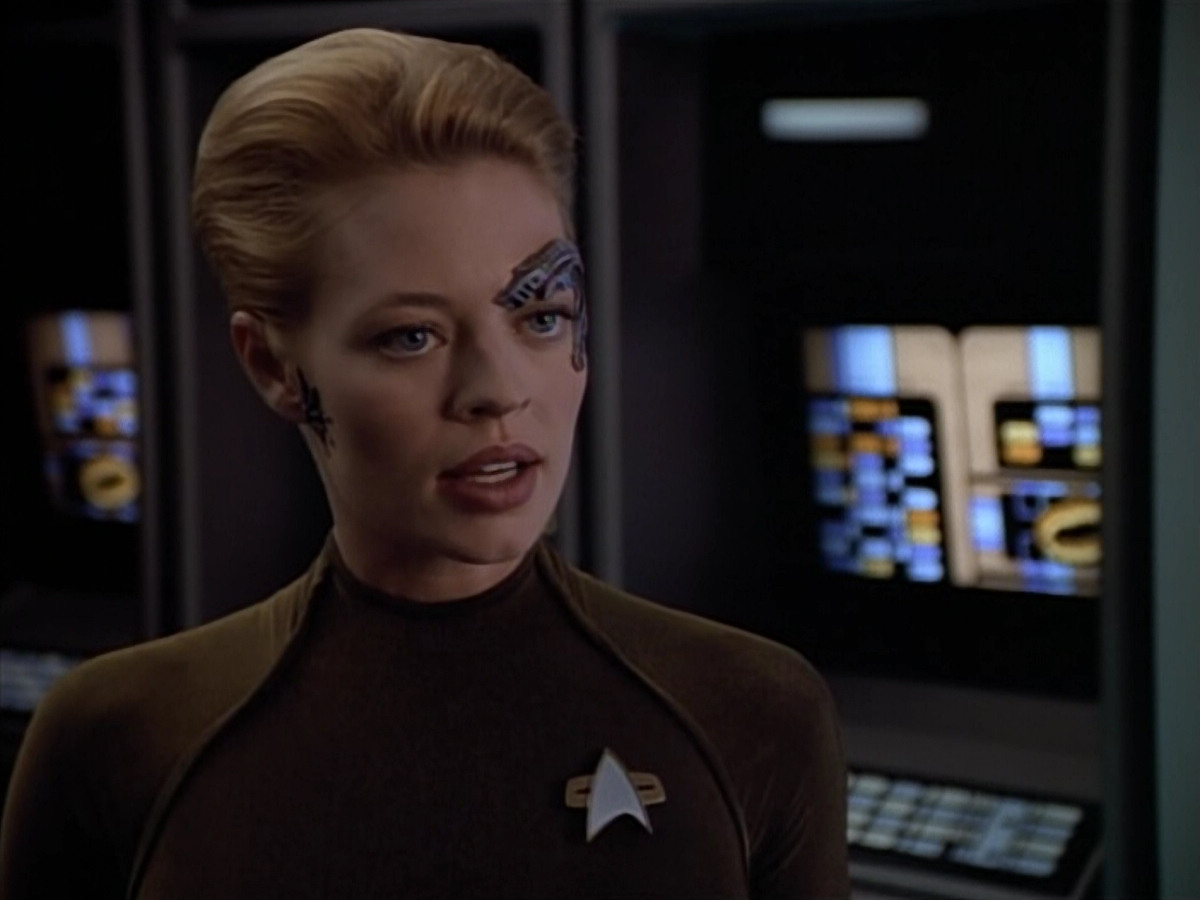 extant_StarTrek_VOY_4x07-ScientificMethod_03052.jpg