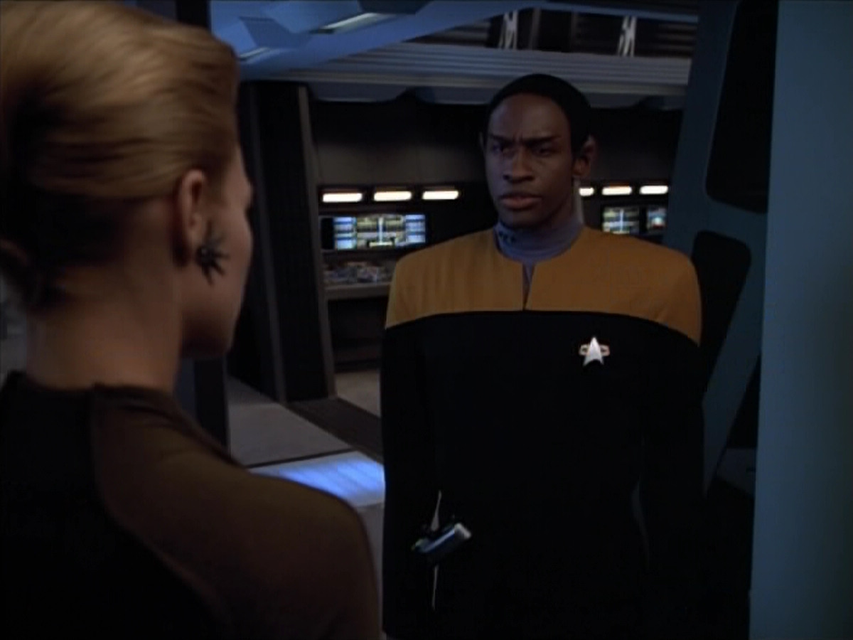 extant_StarTrek_VOY_4x07-ScientificMethod_03058.jpg