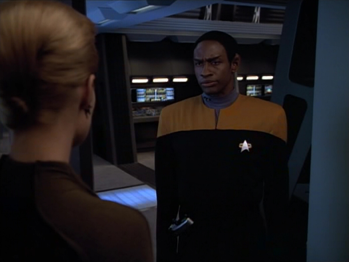 extant_StarTrek_VOY_4x07-ScientificMethod_03063.jpg