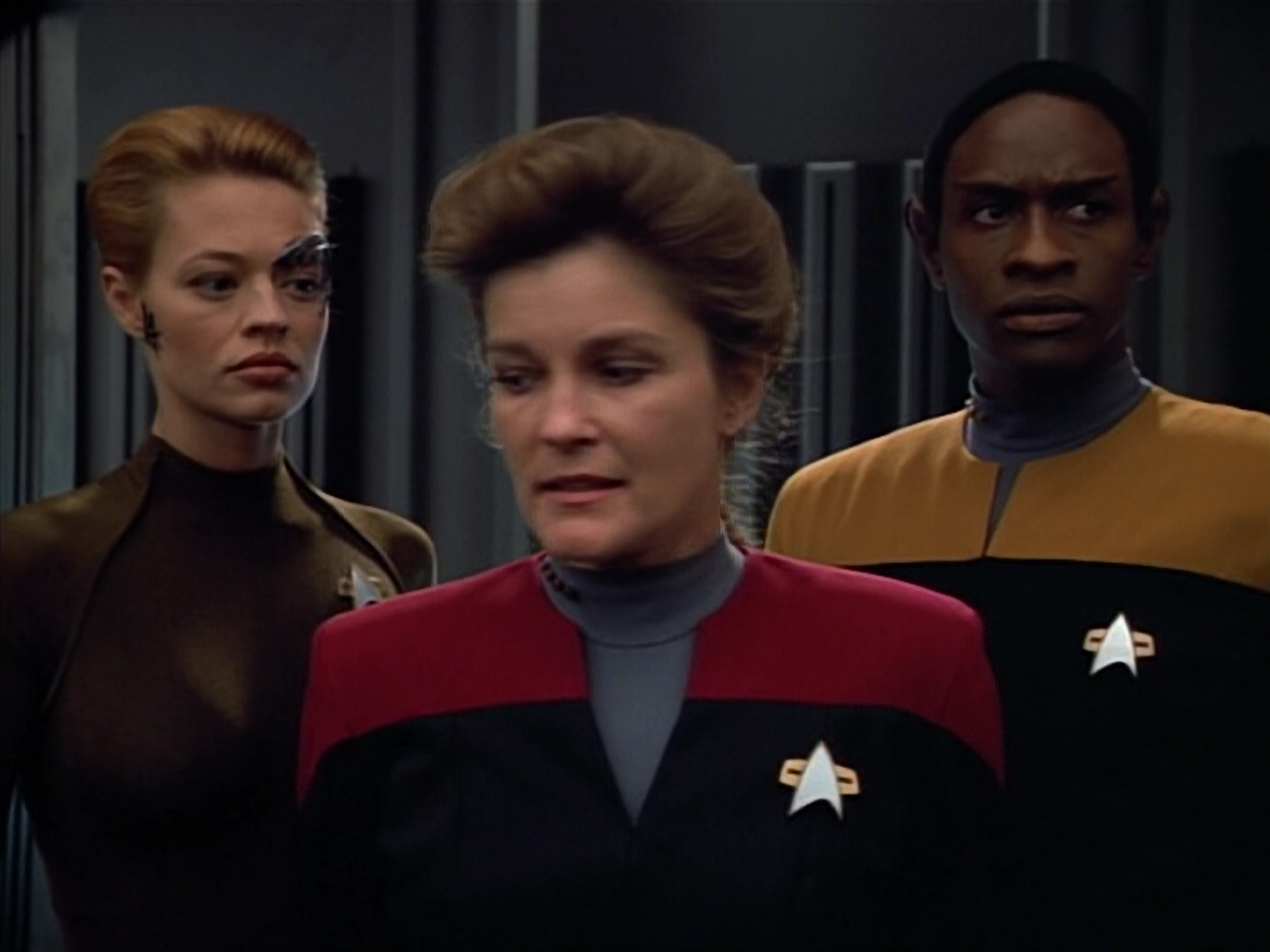 extant_StarTrek_VOY_4x07-ScientificMethod_03125.jpg