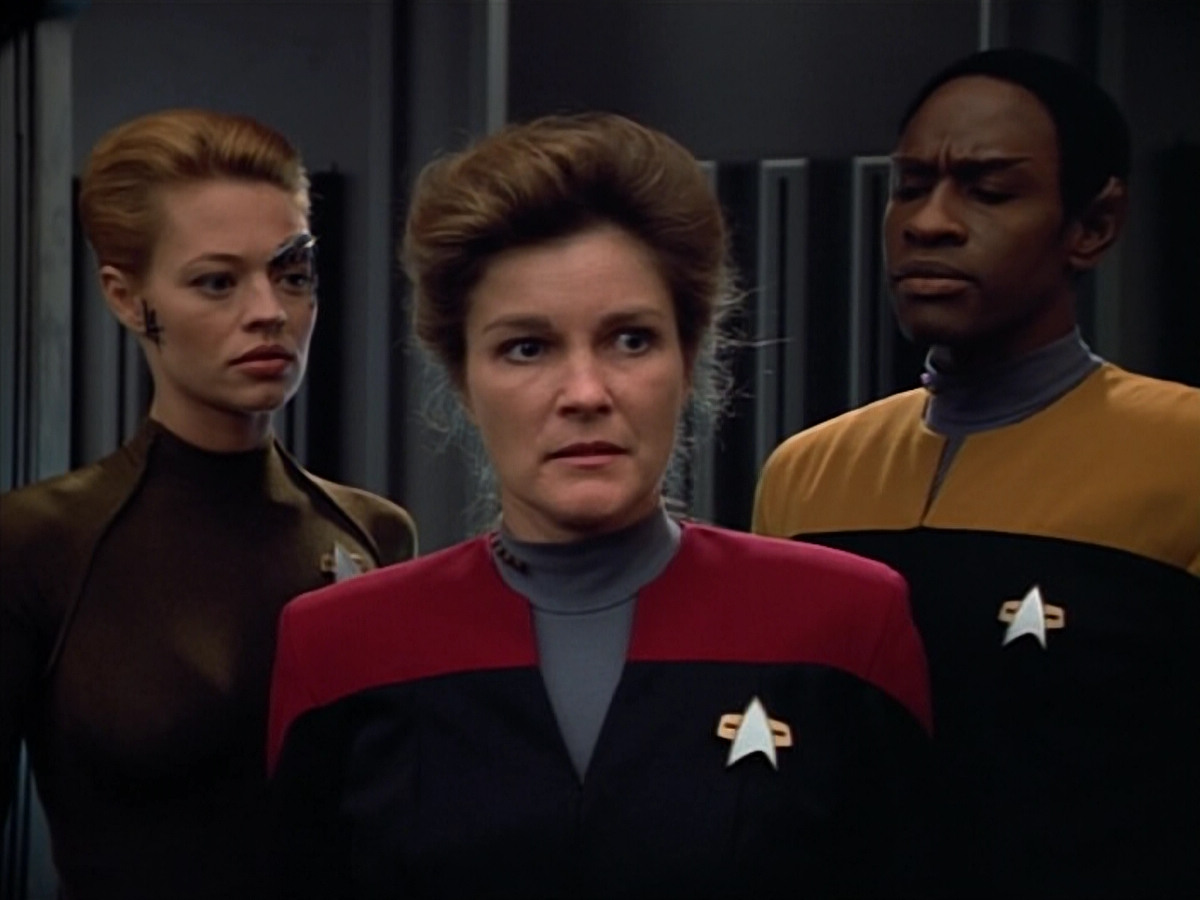 extant_StarTrek_VOY_4x07-ScientificMethod_03129.jpg