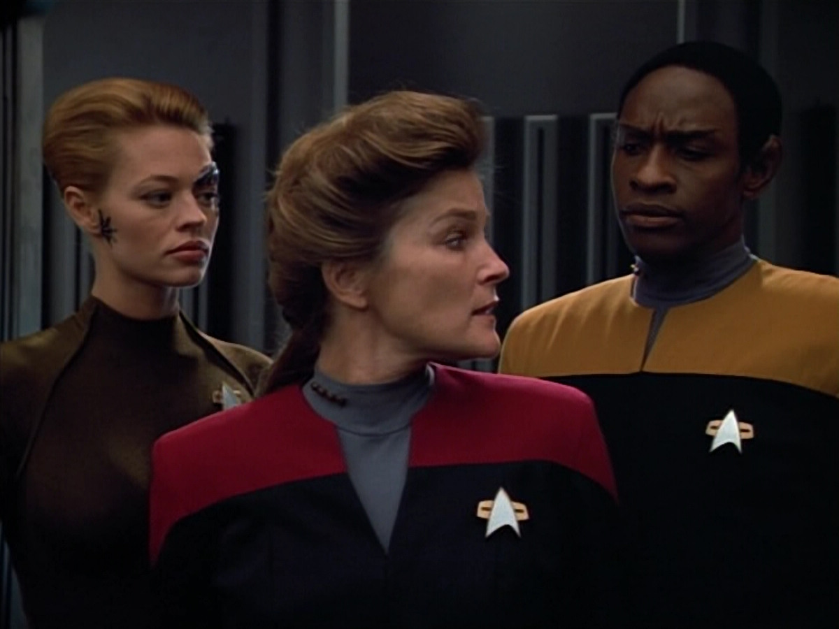 extant_StarTrek_VOY_4x07-ScientificMethod_03138.jpg