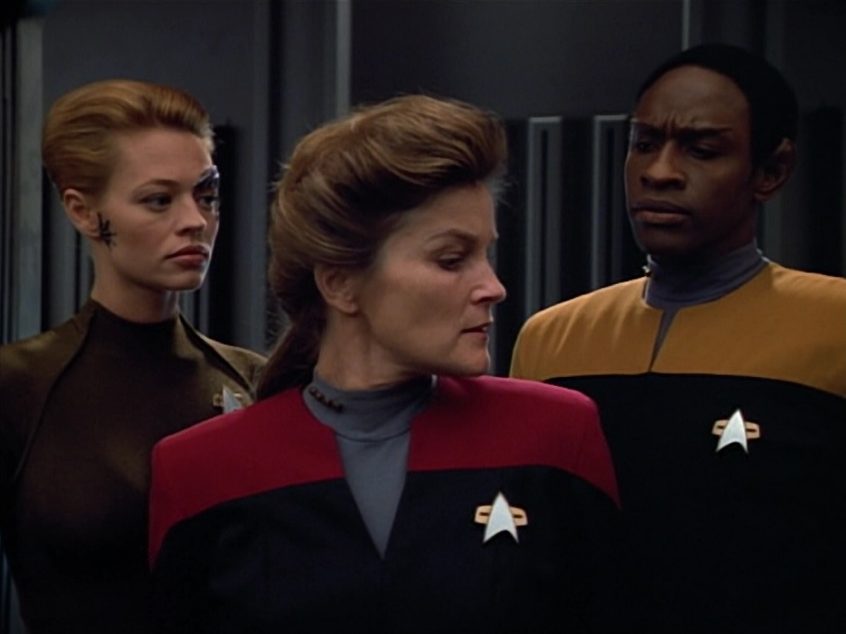 extant_StarTrek_VOY_4x07-ScientificMethod_03139.jpg