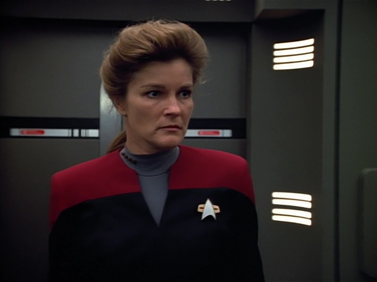 extant_StarTrek_VOY_4x07-ScientificMethod_03147.jpg