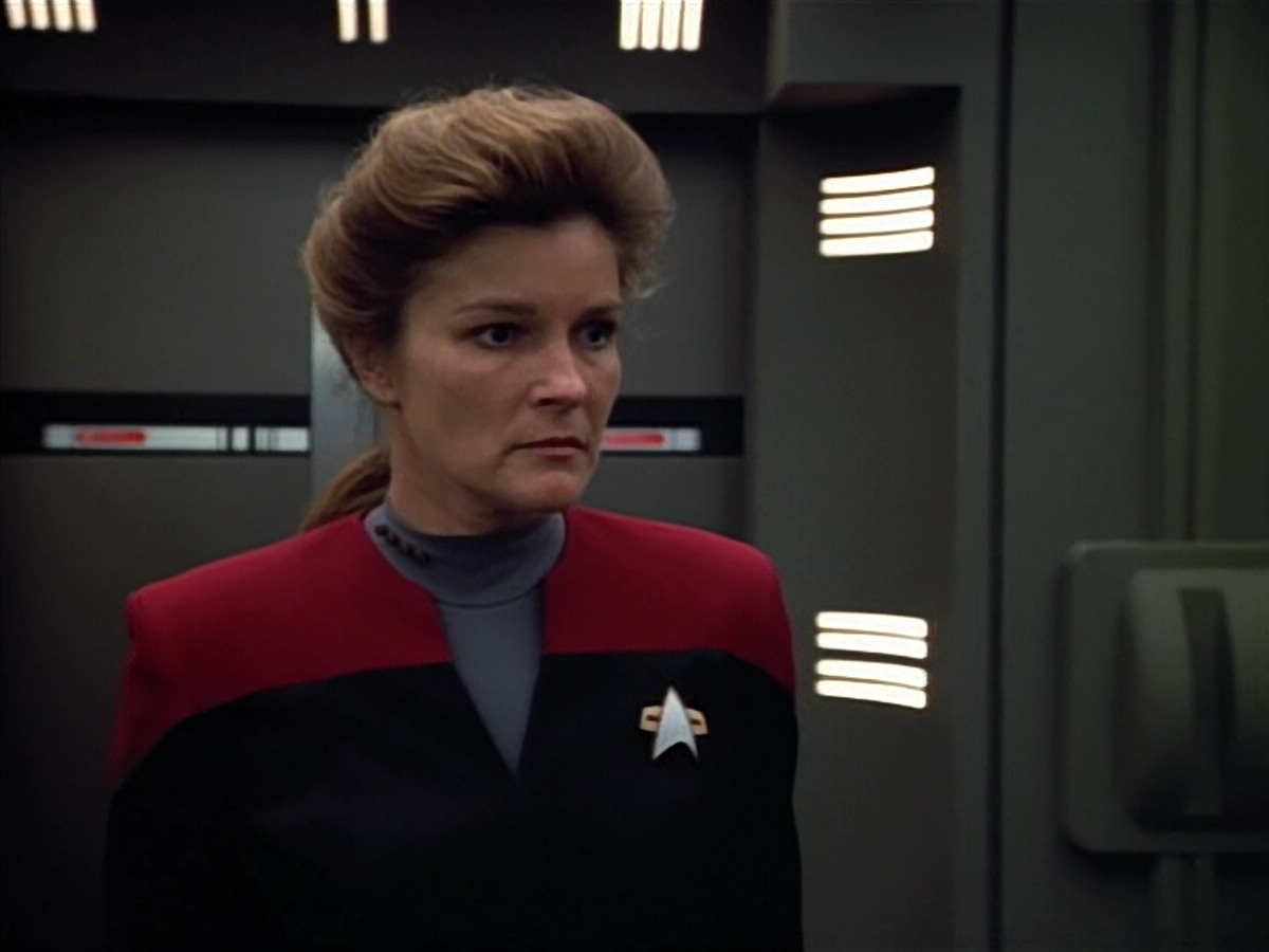 extant_StarTrek_VOY_4x07-ScientificMethod_03148.jpg