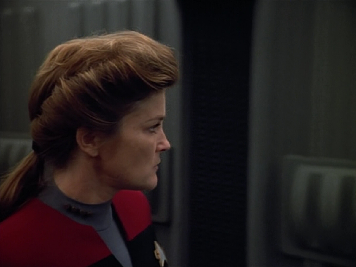 extant_StarTrek_VOY_4x07-ScientificMethod_03153.jpg