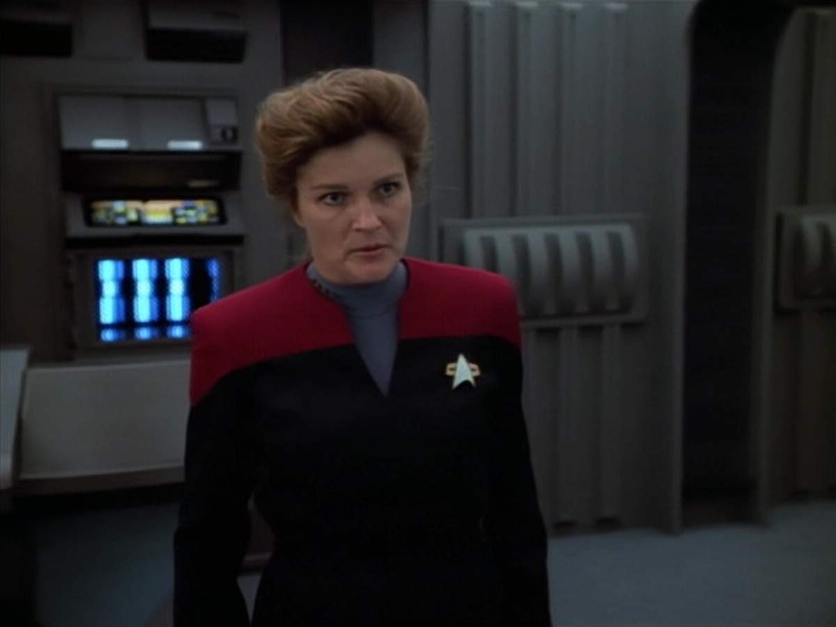 extant_StarTrek_VOY_4x07-ScientificMethod_03167.jpg