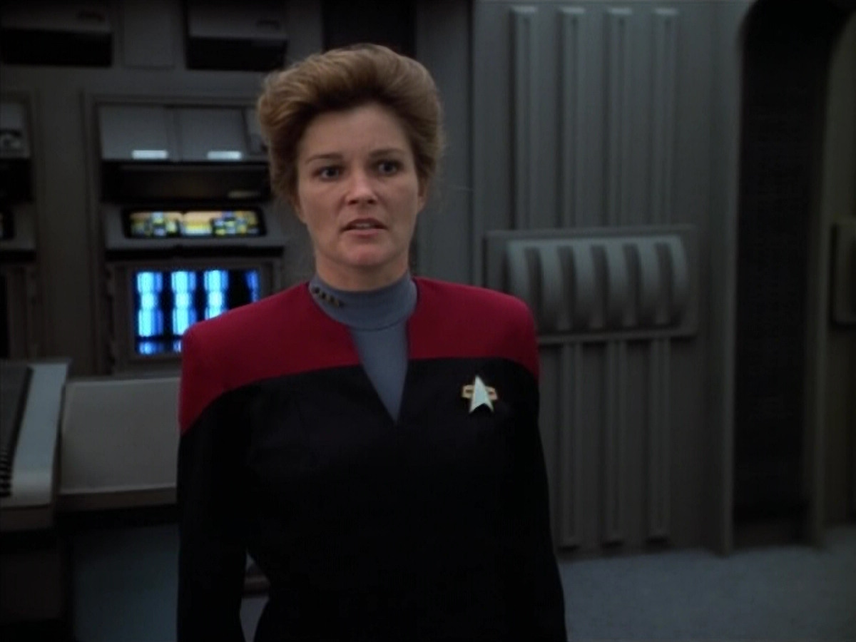 extant_StarTrek_VOY_4x07-ScientificMethod_03203.jpg