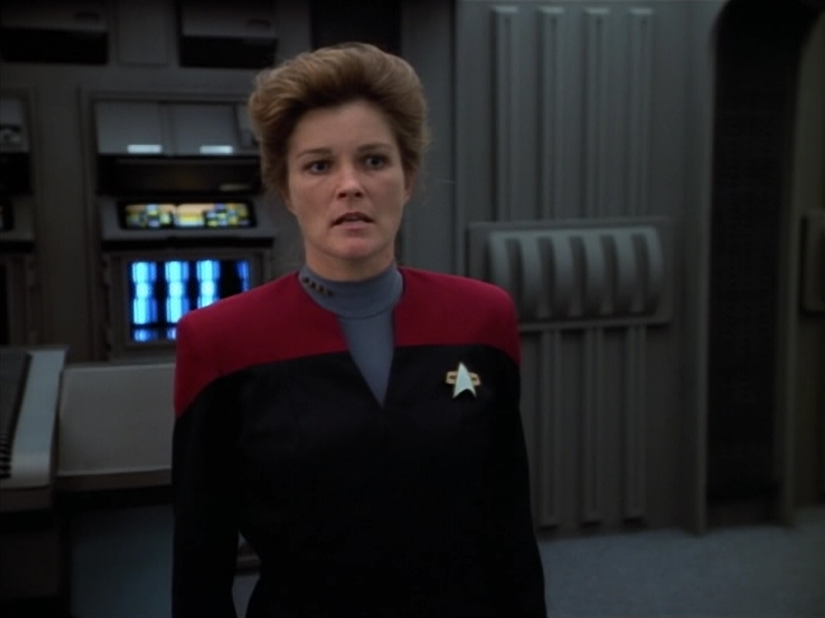 extant_StarTrek_VOY_4x07-ScientificMethod_03204.jpg