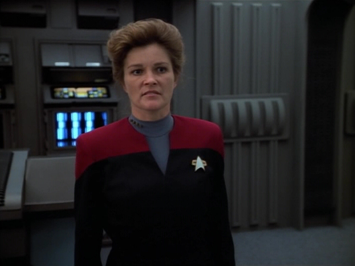 extant_StarTrek_VOY_4x07-ScientificMethod_03205.jpg
