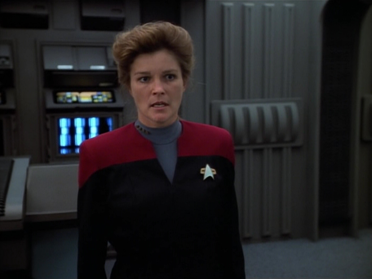 extant_StarTrek_VOY_4x07-ScientificMethod_03207.jpg