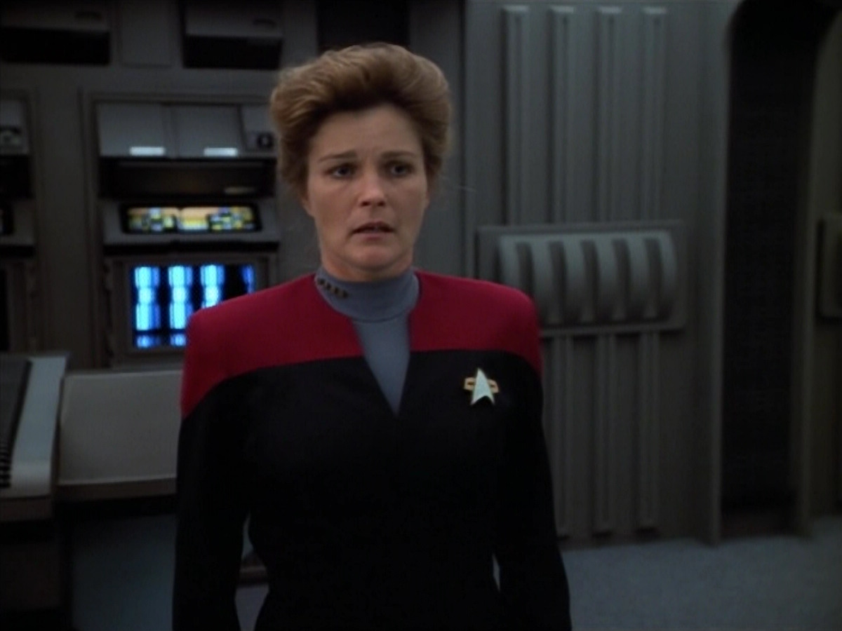 extant_StarTrek_VOY_4x07-ScientificMethod_03225.jpg