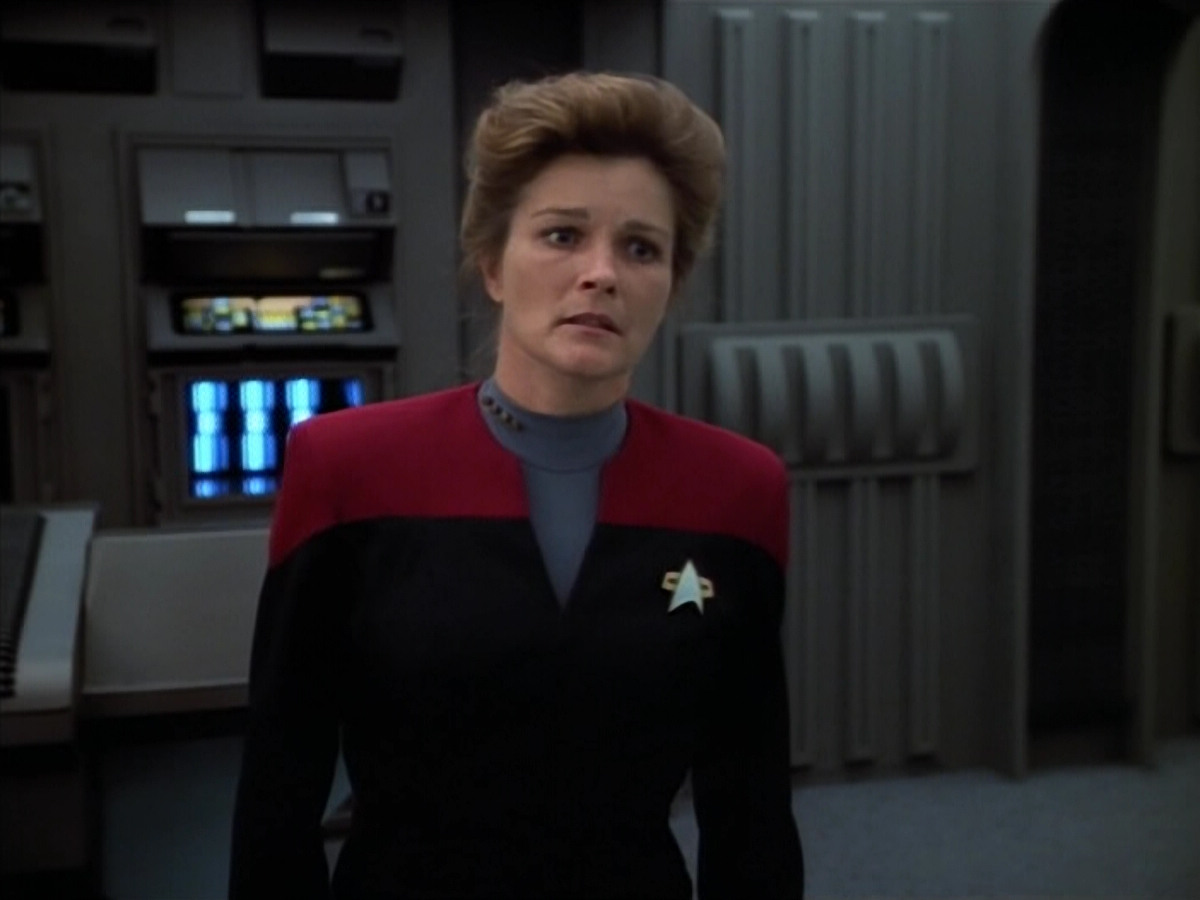 extant_StarTrek_VOY_4x07-ScientificMethod_03227.jpg
