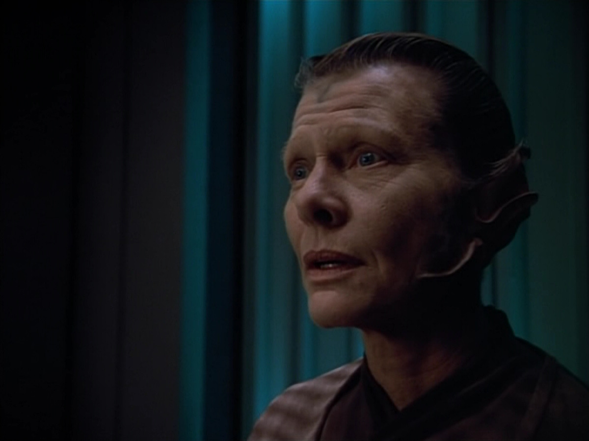 extant_StarTrek_VOY_4x07-ScientificMethod_03260.jpg