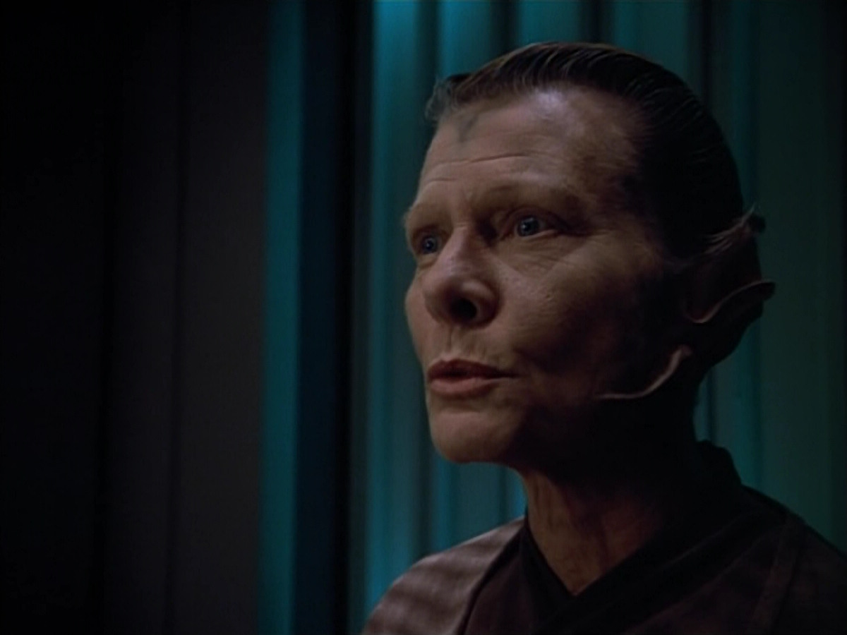 extant_StarTrek_VOY_4x07-ScientificMethod_03262.jpg