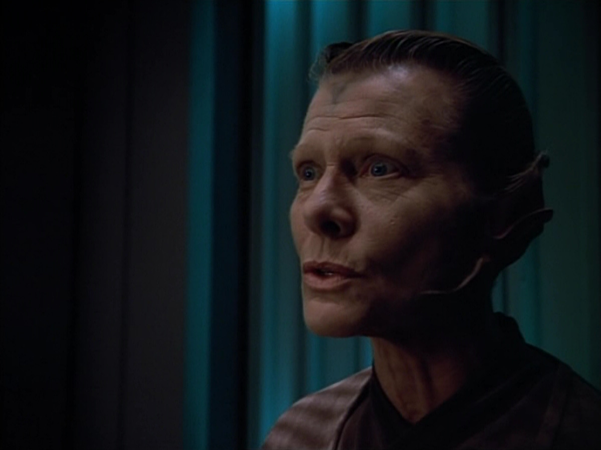 extant_StarTrek_VOY_4x07-ScientificMethod_03267.jpg