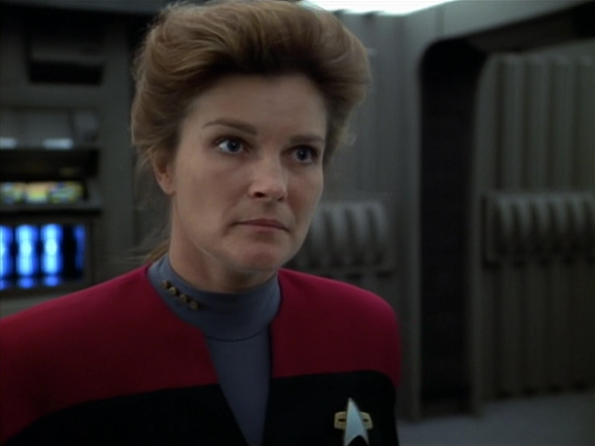 extant_StarTrek_VOY_4x07-ScientificMethod_03332.jpg