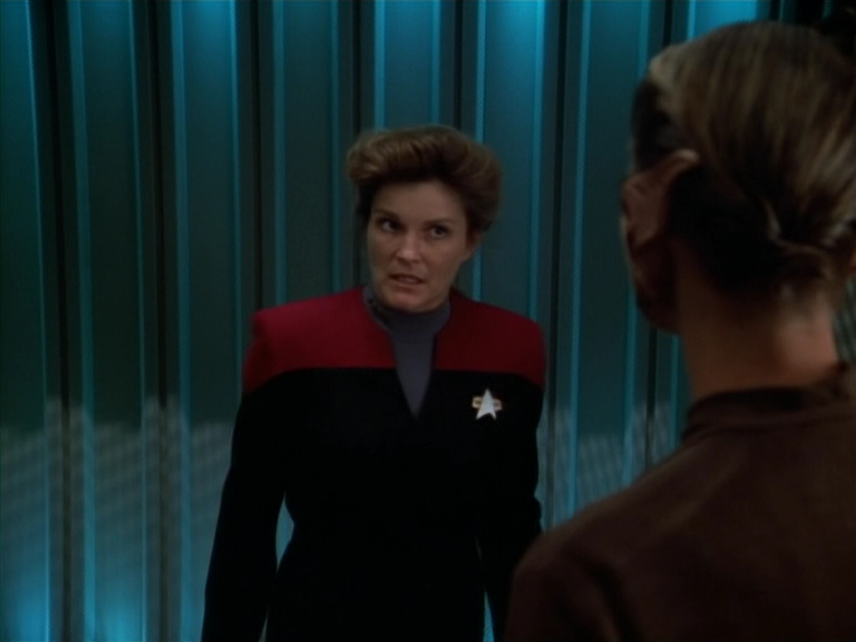 extant_StarTrek_VOY_4x07-ScientificMethod_03351.jpg