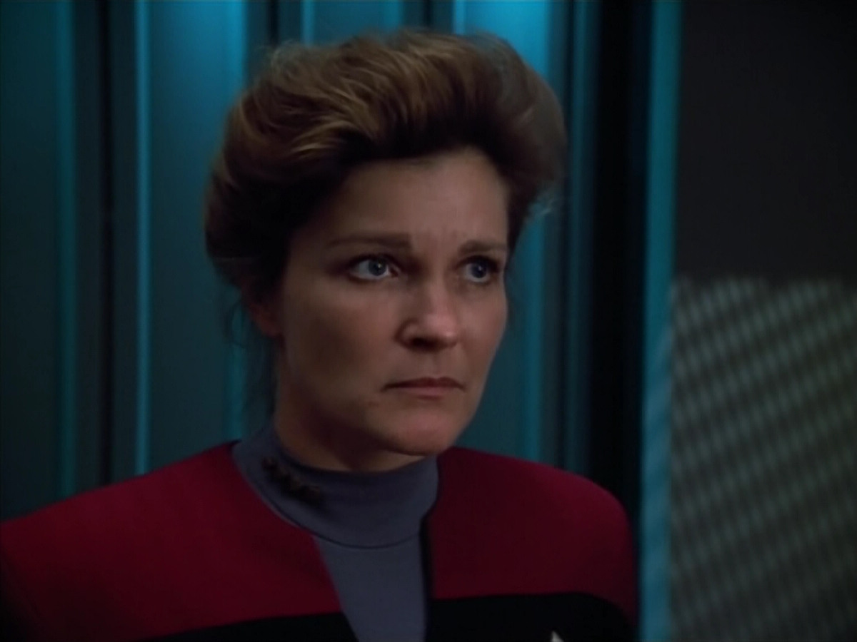 extant_StarTrek_VOY_4x07-ScientificMethod_03383.jpg