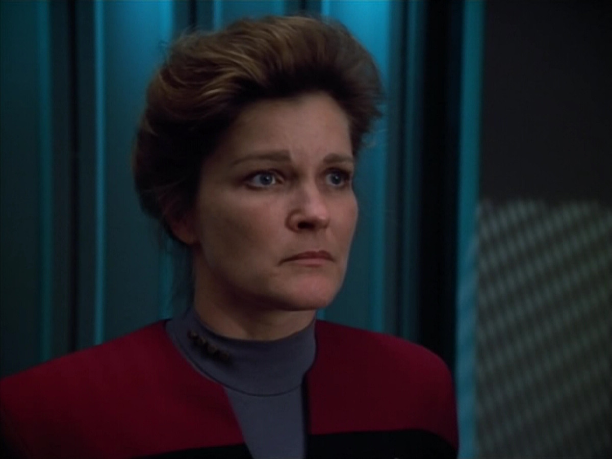 extant_StarTrek_VOY_4x07-ScientificMethod_03384.jpg