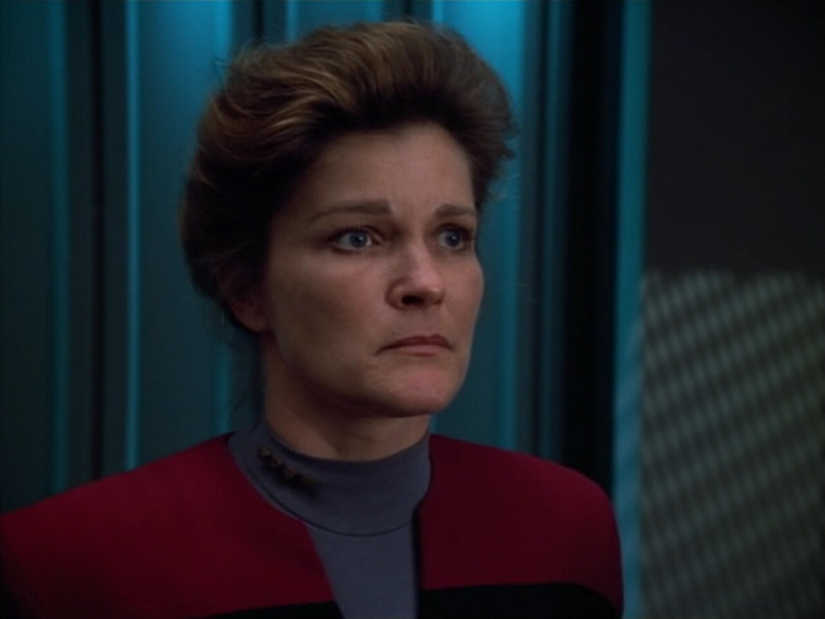 extant_StarTrek_VOY_4x07-ScientificMethod_03385.jpg